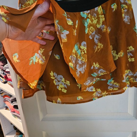 Volcom skater mini skirt - Picture 2 of 4